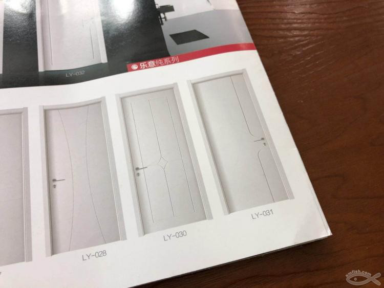 室内木门还有这么多种?为什么卫生间门需要带一片玻璃呢? 我来告诉你答案! 室内木门还有这么多种?为什么卫生间门需要带一片玻璃呢? 我来告诉你答案!