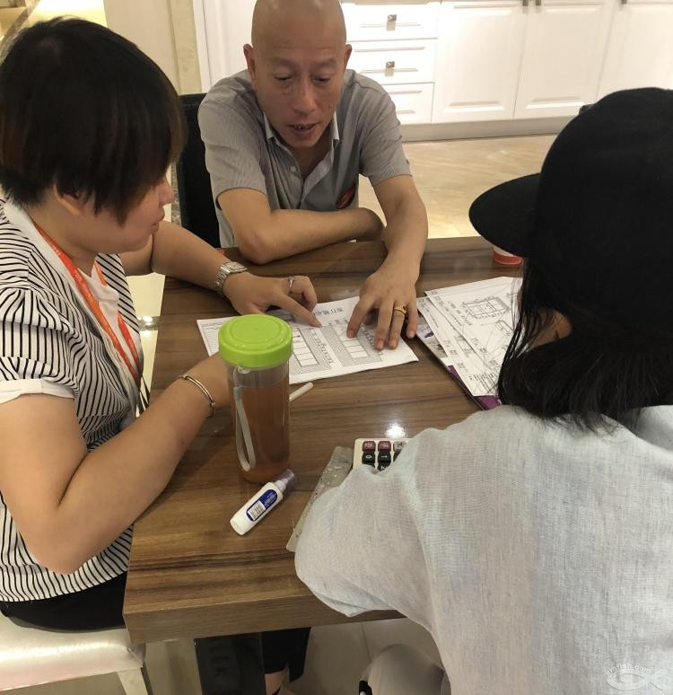 前往宜格空间修改图纸,体验到了耐心的服务, 还吃到了传说中的特色午餐! 前往宜格空间修改图纸,体验到了耐心的服务, 还吃到了传说中的特色午餐!