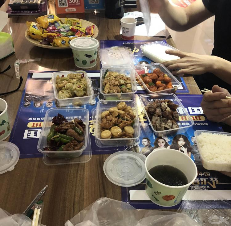 前往宜格空间修改图纸,体验到了耐心的服务, 还吃到了传说中的特色午餐! 前往宜格空间修改图纸,体验到了耐心的服务, 还吃到了传说中的特色午餐!