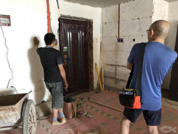 更换防盗门全过程大揭秘,我们家有一个能吃下十多桶水泥的怪物! 更换防盗门全过程大揭秘,我们家有一个能吃下十多桶水泥的怪物!