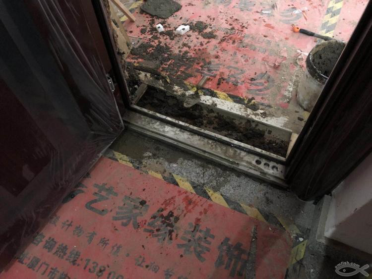更换防盗门全过程大揭秘,我们家有一个能吃下十多桶水泥的怪物! 更换防盗门全过程大揭秘,我们家有一个能吃下十多桶水泥的怪物!